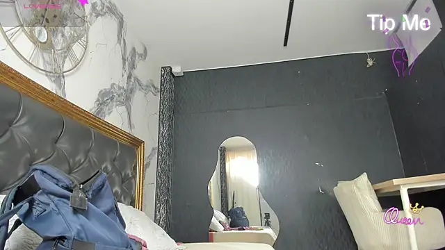 DalayMoore online show from April 11, 8:12 pm