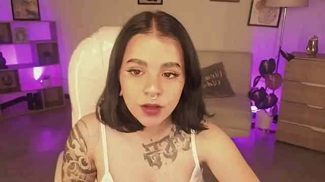 Nicole Foxx  online show from December 4, 8:09 pm