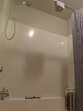 TattedMamaXOXO online show from April 10, 1:50 pm