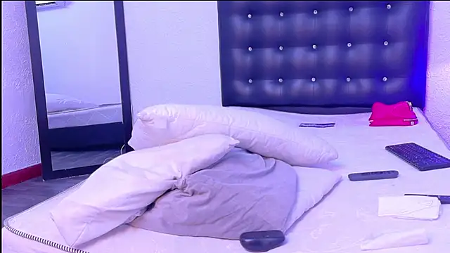 tinyy whore18 online show from March 18, 6:35 pm