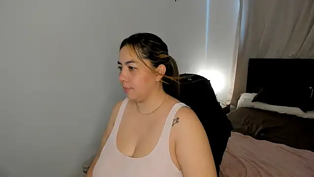 brithany olson25 online show from March 30, 8:41 pm