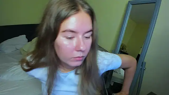 EmilyPaw online show from September 27, 10:00 am