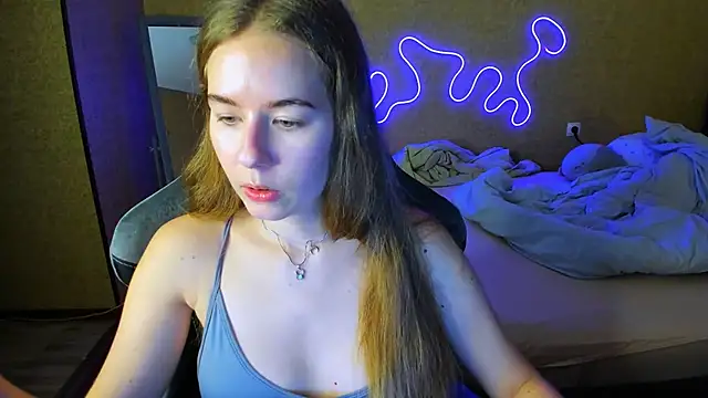 EmilyPaw online show from May 8, 6:54 pm