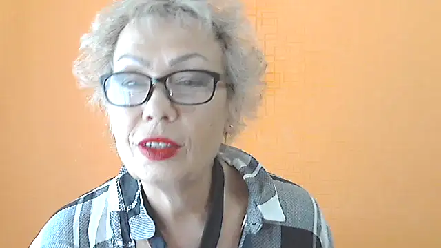 NessyJenixs online show from September 24, 6:45 am