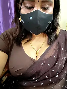 Queenflowerr online show from March 9, 3:15 pm