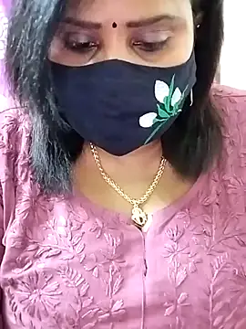 Queenflowerr online show from September 26, 6:27 pm