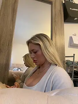 blissdimicco online show from October 12, 4:09 pm