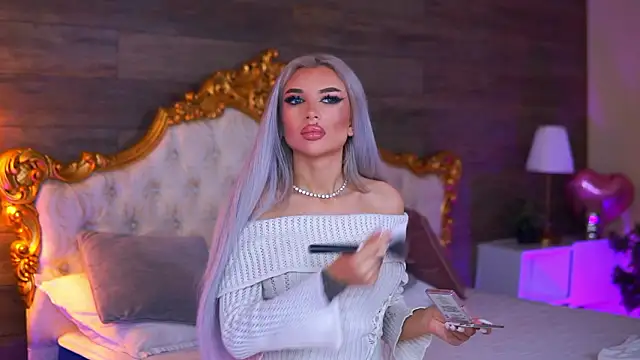 Juicy Jessye online show from March 4, 9:32 pm