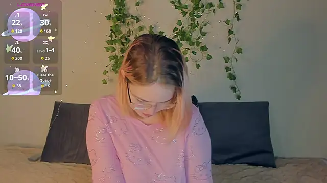 Manic pixie  online show from September 13, 6:16 pm