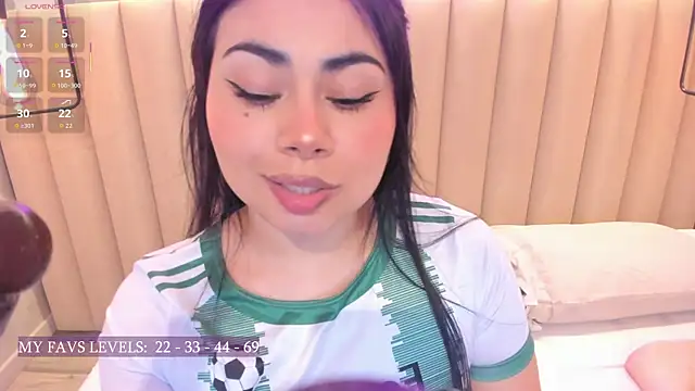 Naomymonroe  online show from September 19, 9:58 pm