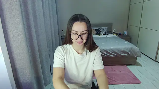 singletrouble online show from January 7, 9:45 am