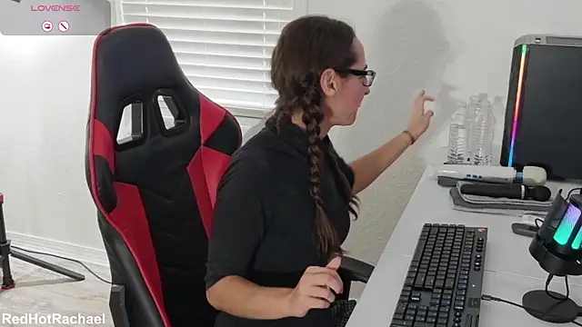 RedHotRachael online show from September 23, 6:39 pm