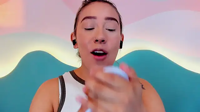 Lannajansen online show from December 19, 1:47 pm