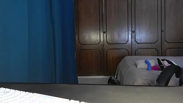 bunnyfox420 online show from December 5, 6:31 pm