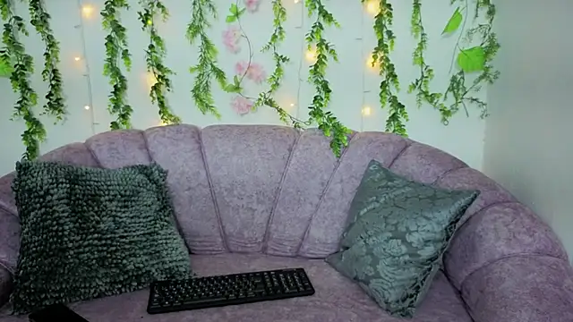 saorisworld online show from September 15, 11:45 pm