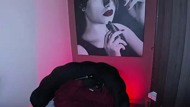 QueenOfHaze online show from March 19, 4:33 pm