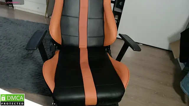 crystalyss online show from February 10, 4:15 am