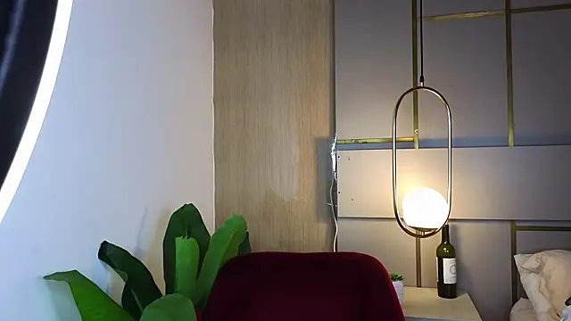 Victoria Collinns online show from March 12, 12:30 pm