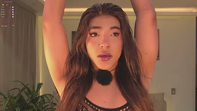 cinnamon crisss online show from April 18, 11:26 pm