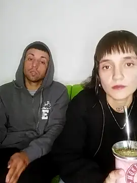 parejarica420 online show from May 20, 4:48 pm