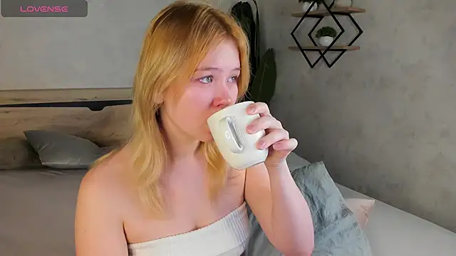 Amy Kimberlly online show from October 17, 12:14 am