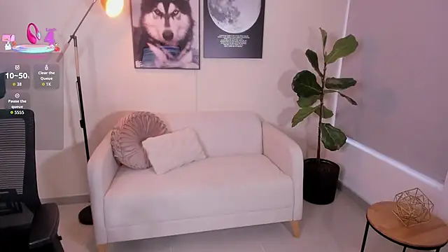 LairaScott online show from December 16, 10:37 pm