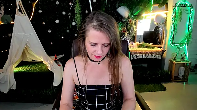 EmiliaBedy online show from June 15, 9:42 am