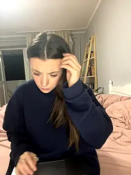 bunnythetailor online show from October 18, 11:06 pm