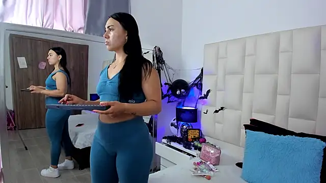 Ariana rouse online show from October 14, 4:42 pm