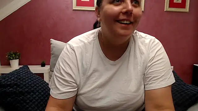 Wetandnaughtyxx online show from June 9, 7:41 am