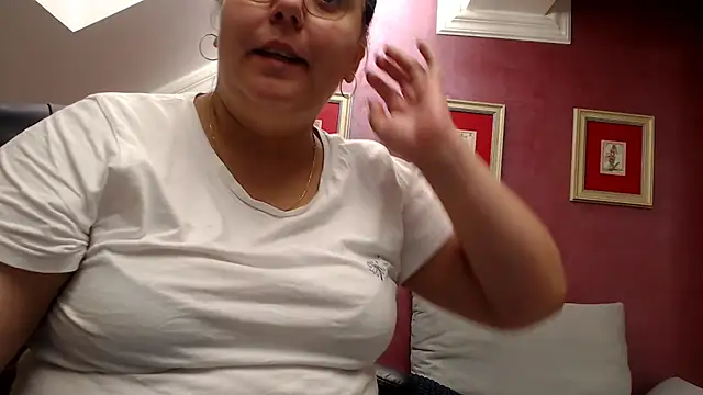 Wetandnaughtyxx online show from June 7, 8:32 am