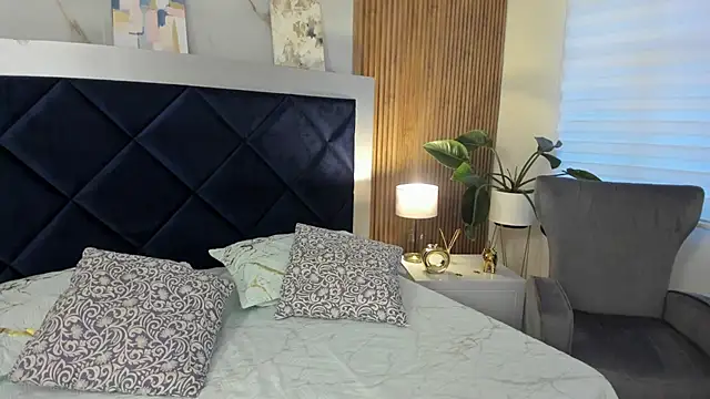 IsabelaWoods online show from April 14, 10:54 pm