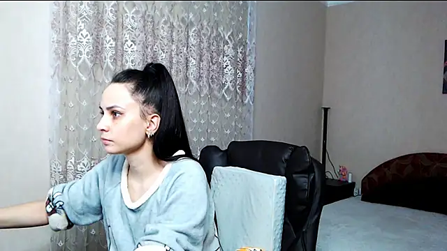 Kriss brunette 5 online show from March 26, 3:14 pm