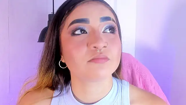 Shanntal  online show from November 4, 7:52 pm