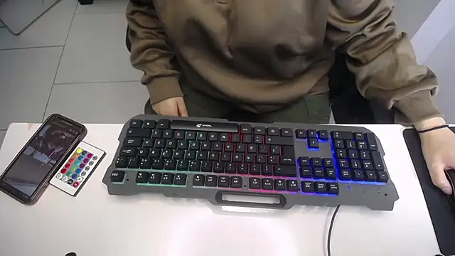 Hela v online show from September 15, 7:21 pm