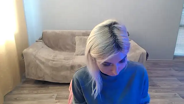 SexyBeatriice online show from January 18, 8:10 am