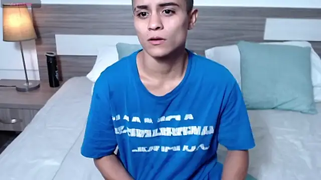 Liiamthompson online show from March 31, 9:53 am