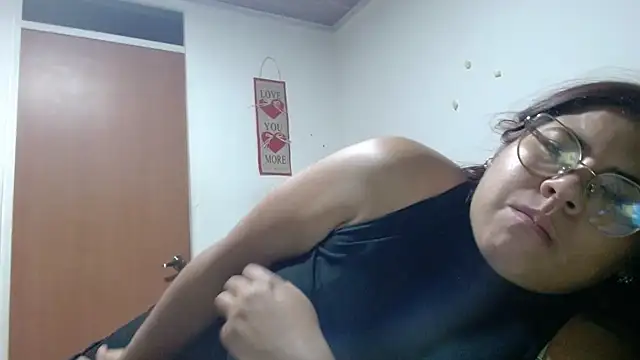 viccky vick online show from March 8, 2:04 am