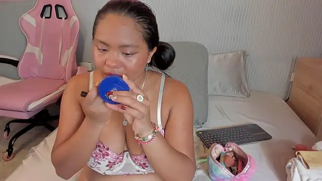 yeikafoxy online show from February 5, 11:46 am