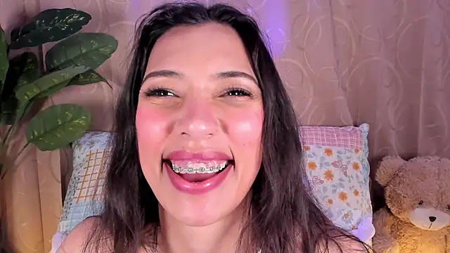 Miss veronicaa2 online show from July 21, 1:23 pm