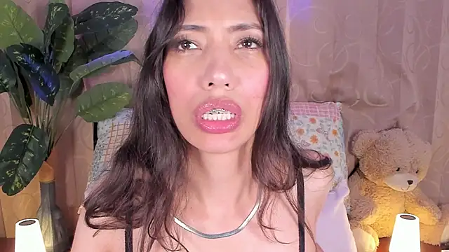 Miss veronicaa2 online show from July 9, 1:24 pm