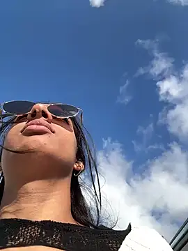 Liyah 19 online show from March 4, 9:32 pm