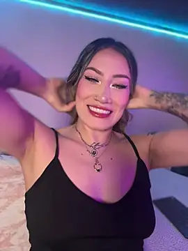 Lally Valencia   online show from November 16, 8:42 pm