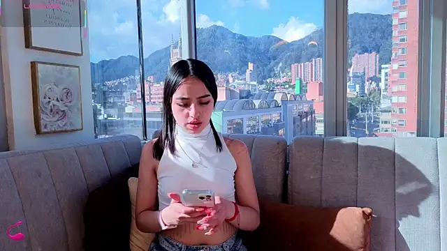 Daphne chers online show from December 13, 8:48 pm