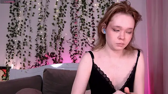 Kellybbface online show from October 3, 3:55 am