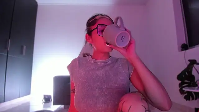 ggor4w33 online show from March 20, 6:18 am