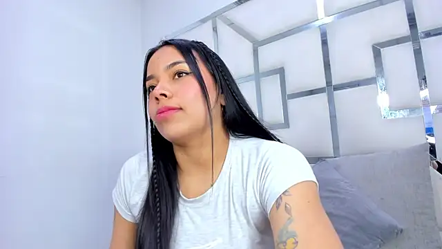 ZoeWan69 online show from November 5, 11:59 am