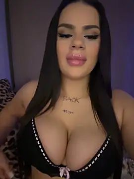 mrsbellanova online show from December 3, 9:39 pm