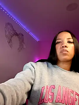 SallyWhitee online show from February 3, 4:32 am