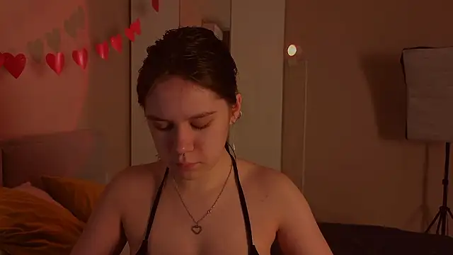 Mia Luw online show from March 13, 10:11 pm